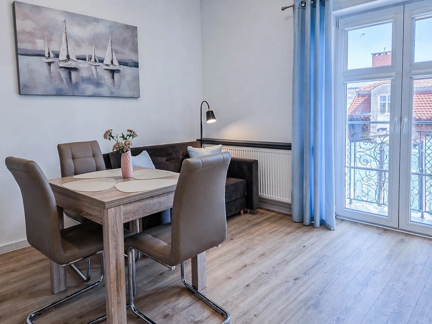 Ferienwohnung Drei Kronen Swinemünde 54 – Essbereich mit Balkonzugang
